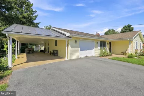 313 Linden St, East Earl, PA 17519