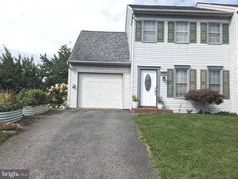 714 Fieldstone Ln, Elizabethtown, PA 17022