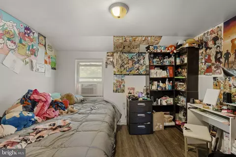 Bedroom - 107 Crest Rd, Lititz, PA 17543 photo 2 of 2