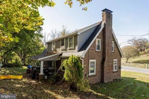 Exterior - 107 Crest Rd, Lititz, PA 17543 photo 5 of 5