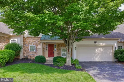 656 Crestgate Pl, Millersville, PA 17551