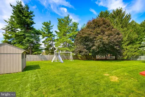 Exterior - 1189 Suffolk Dr, Lititz, PA 17543 photo 10 of 11
