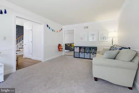Living - 1189 Suffolk Dr, Lititz, PA 17543 photo 3 of 4
