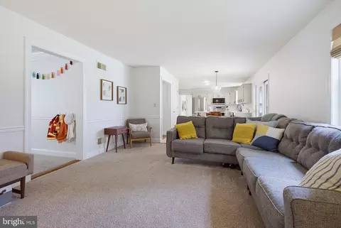 Living - 1189 Suffolk Dr, Lititz, PA 17543 photo 1 of 4