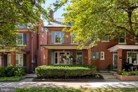 230 Pearl St, Lancaster, PA 17603