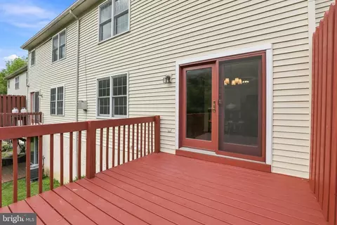 Exterior - 366 Crosswinds Dr, Lititz, PA 17543 photo 4 of 5