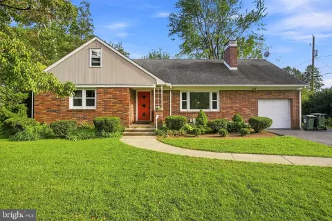 332 Ruth Ridge Dr, Lancaster, PA 17601
