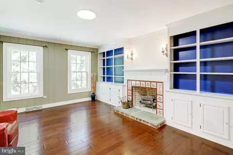 Living - 372 Rudy Dam Rd, Lititz, PA 17543 photo 2 of 7