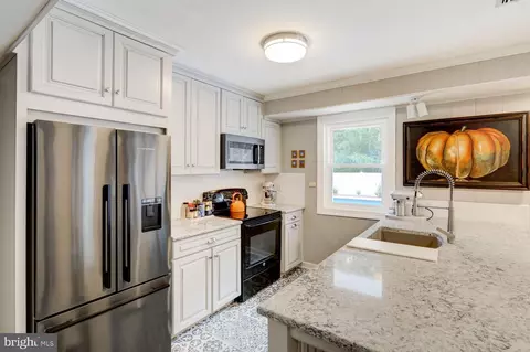 Kitchen - 372 Rudy Dam Rd, Lititz, PA 17543 photo 11 of 12