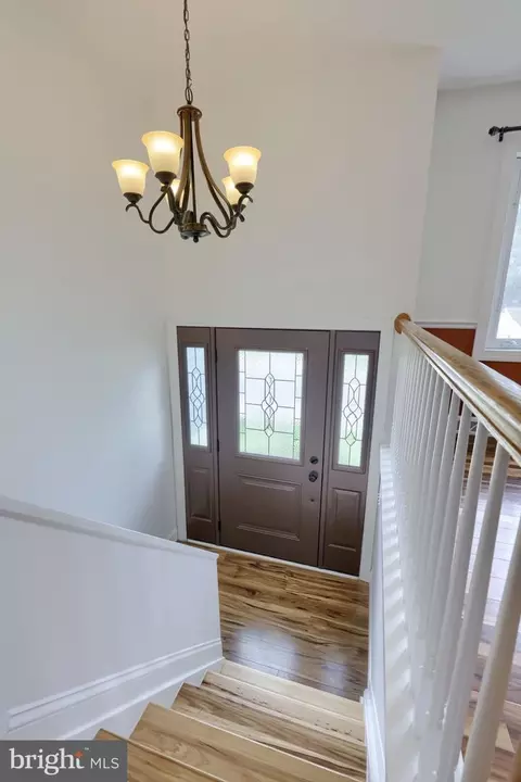 Entry Way - 131 S Oak St, Lititz, PA 17543 photo 2 of 2