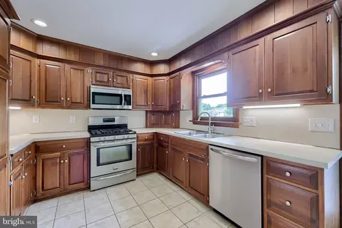 Kitchen - 131 S Oak St, Lititz, PA 17543 photo 1 of 3