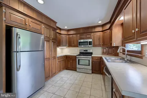 Kitchen - 131 S Oak St, Lititz, PA 17543 photo 2 of 3