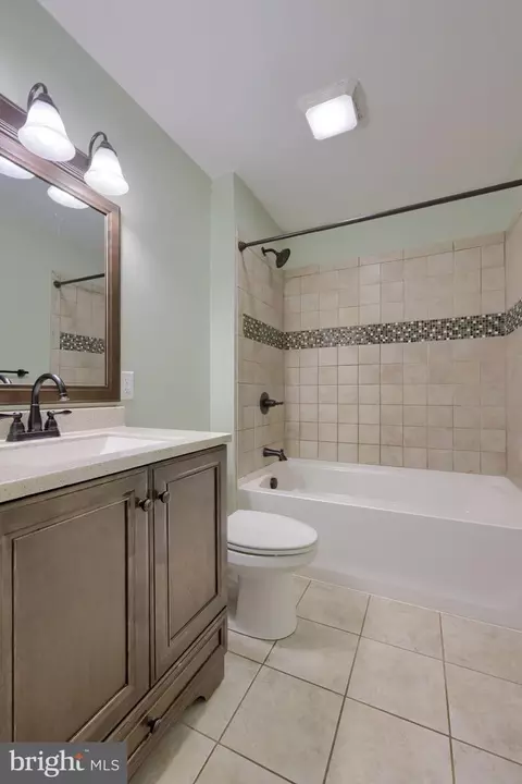 Bath - 131 S Oak St, Lititz, PA 17543 photo 1 of 2