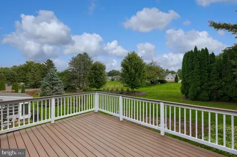 Exterior - 131 S Oak St, Lititz, PA 17543 photo 5 of 9