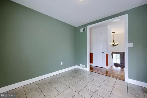 Entry Way - 131 S Oak St, Lititz, PA 17543 photo 1 of 2