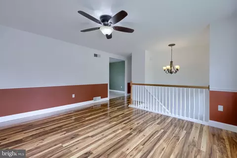 Living - 131 S Oak St, Lititz, PA 17543 photo 3 of 7