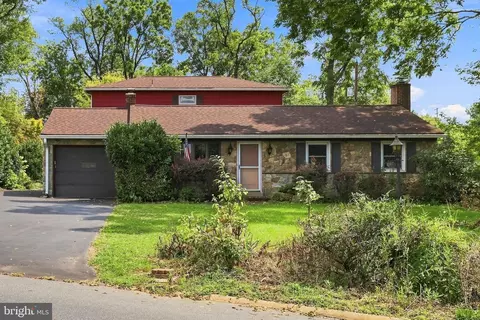 118 Glen Moore Cir, Lancaster, PA 17601