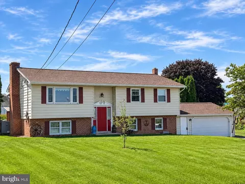 1861 Hauenstein Rd, Elizabethtown, PA 17022