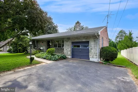 34 Wabank Rd, Millersville, PA 17551