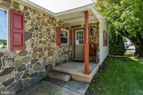 Exterior - 426 E 28th Division Hwy, Lititz, PA 17543 photo 3 of 15