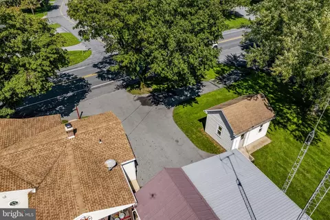 Exterior - 426 E 28th Division Hwy, Lititz, PA 17543 photo 7 of 15