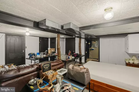Bedroom - 426 E 28th Division Hwy, Lititz, PA 17543 photo 3 of 3