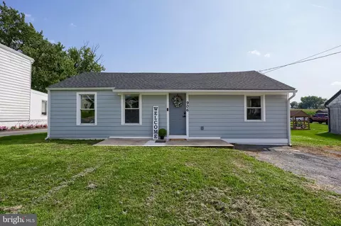 906 Donegal Springs Rd, Mount Joy, PA 17552