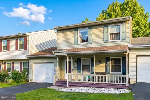 33 Sunrise Ter, Millersville, PA 17551
