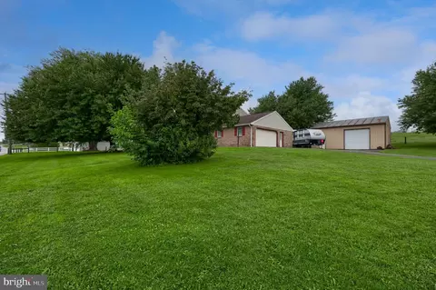 1920 Rockvale Rd, Lancaster, PA 17602