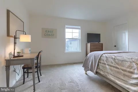 Bedroom - 405 Royal Hunt Way, Lititz, PA 17543 photo 5 of 7