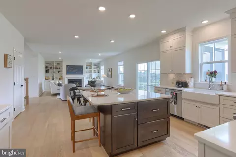 Entry Way - 405 Royal Hunt Way, Lititz, PA 17543 photo 2 of 11
