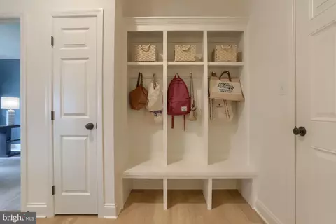 Entry Way - 405 Royal Hunt Way, Lititz, PA 17543 photo 7 of 11