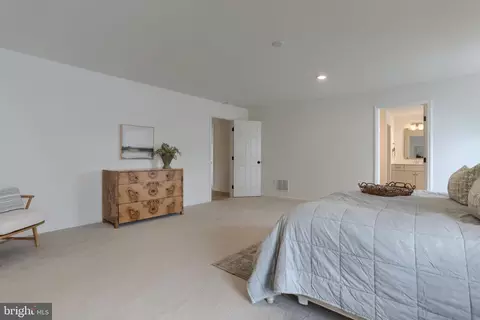 Bedroom - 405 Royal Hunt Way, Lititz, PA 17543 photo 2 of 7
