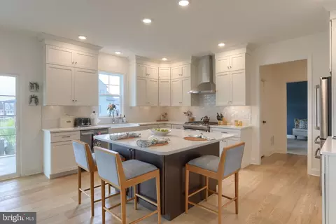 Kitchen - 405 Royal Hunt Way, Lititz, PA 17543 photo 2 of 2