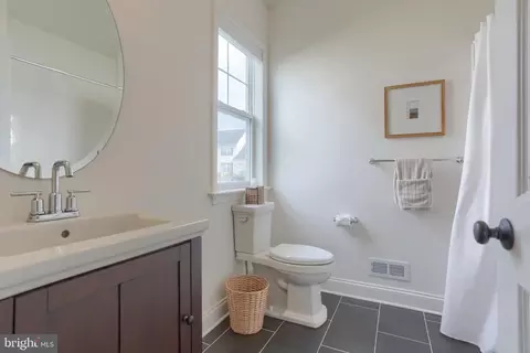 Entry Way - 405 Royal Hunt Way, Lititz, PA 17543 photo 5 of 11