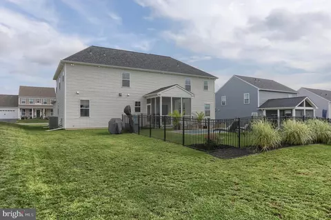 Exterior - 405 Royal Hunt Way, Lititz, PA 17543 photo 5 of 11