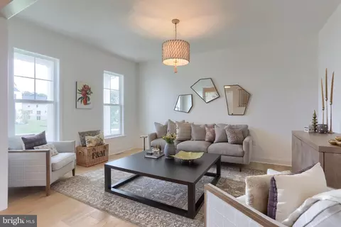 Living - 405 Royal Hunt Way, Lititz, PA 17543 photo 1 of 1