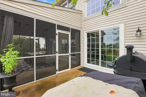 Exterior - 140 Olde Field Dr, Lititz, PA 17543 photo 6 of 8