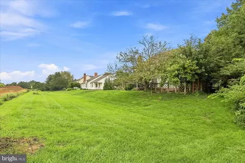 Exterior - 140 Olde Field Dr, Lititz, PA 17543 photo 7 of 8