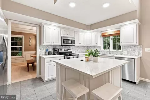 Kitchen - 140 Olde Field Dr, Lititz, PA 17543 photo 2 of 3