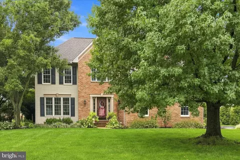 Exterior - 140 Olde Field Dr, Lititz, PA 17543 photo 2 of 8