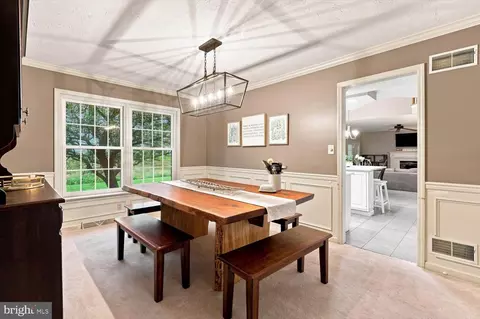 Dining - 140 Olde Field Dr, Lititz, PA 17543 photo 3 of 5