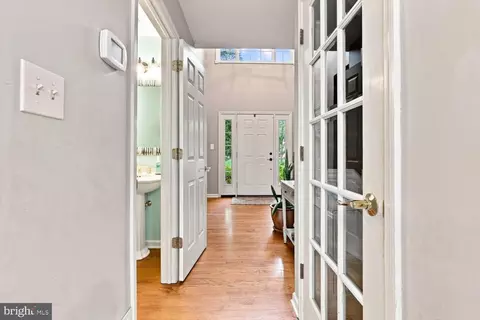 Entry Way - 140 Olde Field Dr, Lititz, PA 17543 photo 3 of 10