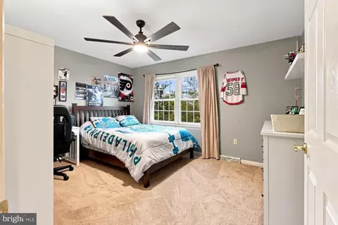 Bedroom - 140 Olde Field Dr, Lititz, PA 17543 photo 6 of 7