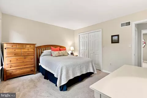 Bedroom - 140 Olde Field Dr, Lititz, PA 17543 photo 2 of 7