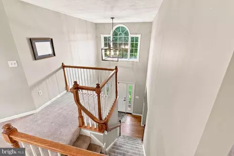 Entry Way - 140 Olde Field Dr, Lititz, PA 17543 photo 5 of 10