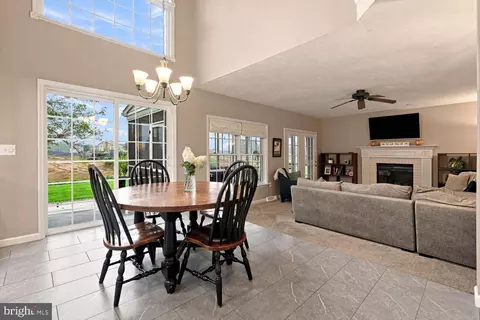 Dining - 140 Olde Field Dr, Lititz, PA 17543 photo 5 of 5