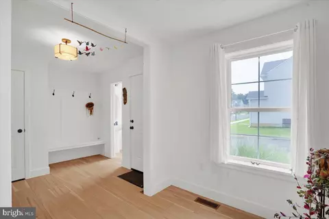 Entry Way - 116 Meadows Bnd, Lititz, PA 17543 photo 2 of 11