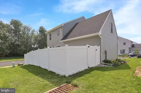 Exterior - 116 Meadows Bnd, Lititz, PA 17543 photo 5 of 6