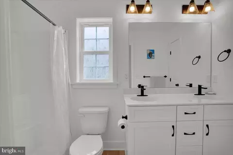 Bath - 116 Meadows Bnd, Lititz, PA 17543 photo 4 of 4